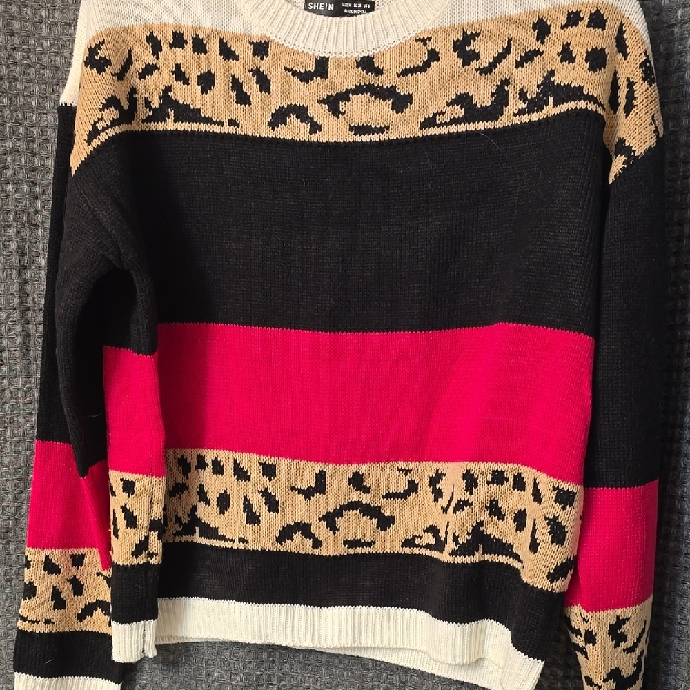 SHEIN Women's Black and Red Leopard Print Sweater
